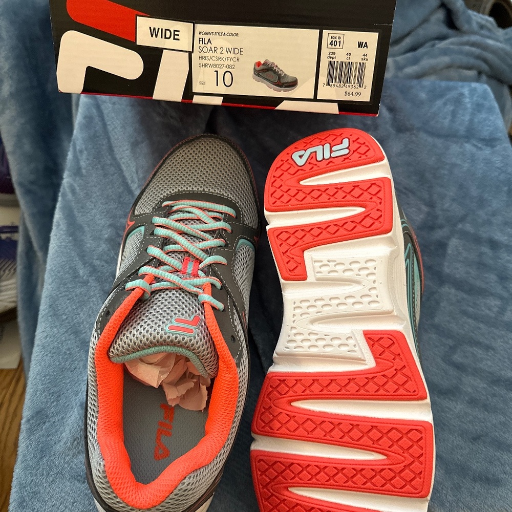 Women’s running shoes